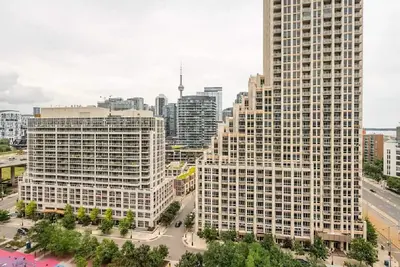 Image de 3bdr Core Downtown Toronto w/ Gym, Pool. Parking