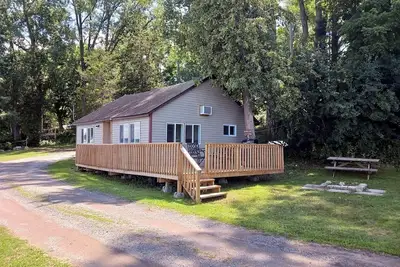 Image de Lakefront Cottage #5 - Prince Edward County - Lake Consecon Resort