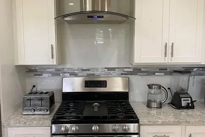 Image de Westlake Duplex Mins To Downtown, Zilker, Barton Springs