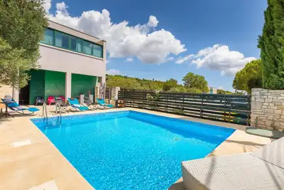 Image de Superbe maison à Pula avec sauna