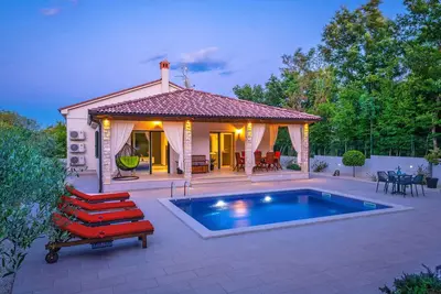 Image de Belle maison à Barban avec WiFi