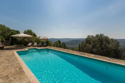 Image de Luxurious home in Oprtalj