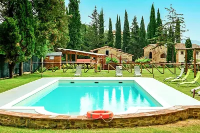 Image de Superbe maison de 8 chambres à Arezzo