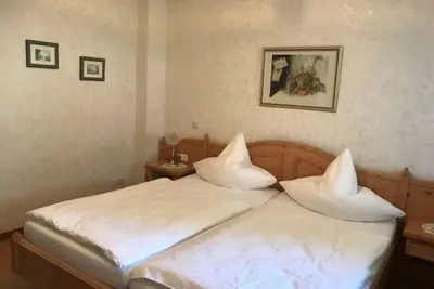 Image de Familienzimmer mit 2 Zimmern, Bad/dusche und Extra Wc Max. 4 Personen