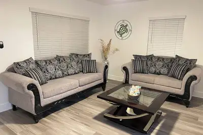 Image de Lovely #4 apartment “Newly renovated” near Lake Okeechobee and Marina
