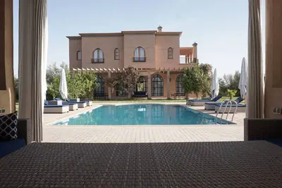 Image de Saphir Paon - Villa Luxe au milieu d'une ferme