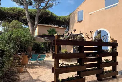 Image de 10 pax, Family friendly, 2 mins walk to the beach, sea view.