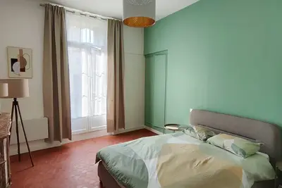 Image de Stunning bright and modern 3-bedroom apartment is Béziers city center