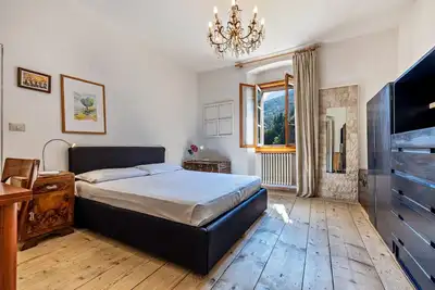 Image de Appartement \"Casa Nel Borgo Iris\" avec vue sur la montagne et jardin partagé