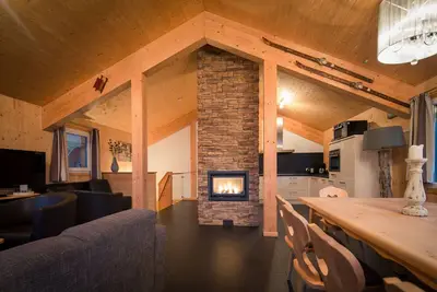 Image de Chalet # 34 with Ir-sauna and indoor whirlpool