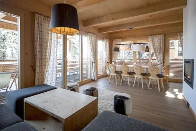 Image de Chalet #32 with Ir-sauna and indoor whirlpool