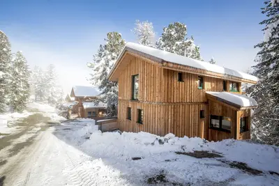 Image de Chalet # 28 with sauna and indoor whirlpool