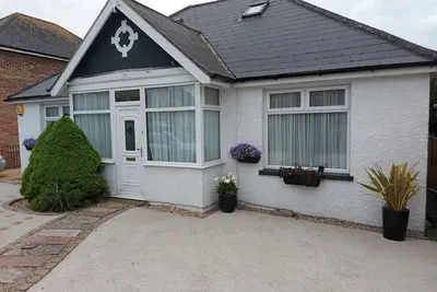 Image de Family Bungalow for the Whole to Enjoy. Close to Sandy Beach and Restaurants