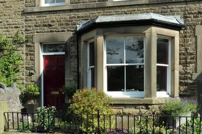 Image de Church View, pet friendly, with open fire in Buxton