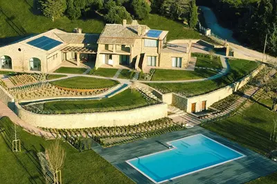 Image de Villa à Canalicchio avec 10 chambres à coucher, 24 couchages