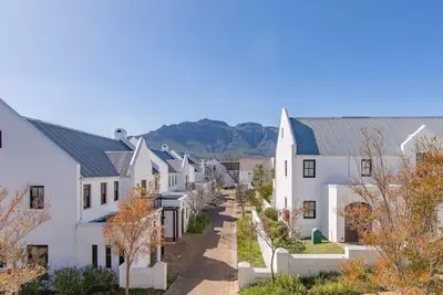 Image de Secure Golf Course Estate Lodge Living with a Winery, Restaurants, Views