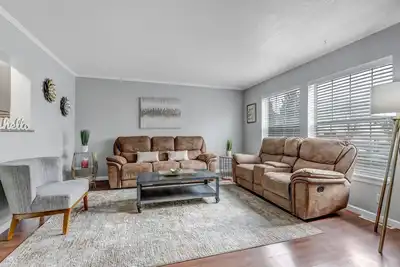 Image de Spacious 5br | Near Downtown Denver | Family & Pet-Friendly!