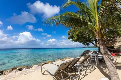 Image de Tropical Paradise: Charming Villa at Coral Estate