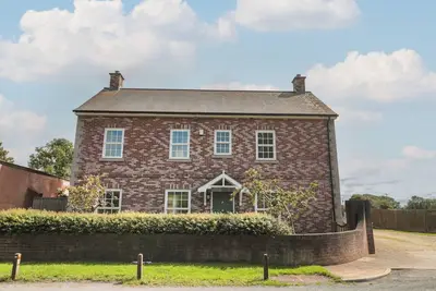 Image de Cherry Tree House, family friendly, with a garden in Highbridge