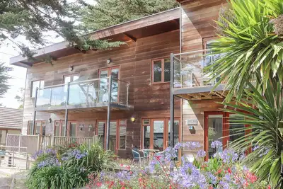 Tehidy, pet friendly, country holiday cottage in Porthtowan