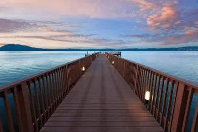 Image de Amazing View of Clear Lake and Mountains