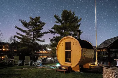 Image de A 4-Season Private Lakehouse