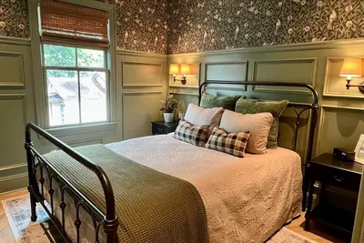 Image de Cottage at Verdant House - Starland Arts District in Dtwn Savannah, Pets Welcome