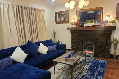 Image de 3  Bedroom Detached house in Toronto  (Danforth area)