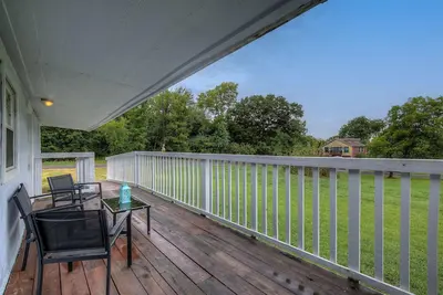Image de Hillside Lake Living Lodge