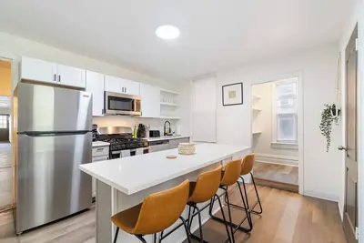 Image de Apt in Mt Washington, Minutes to Sheraton & City Skyline Views w/Pack'n Play