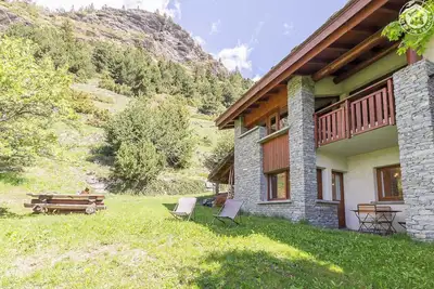 Image de Situation ultra privilégiée pour ce gîte au sein du domaine skiable Val Cenis Vanoise (125 km de