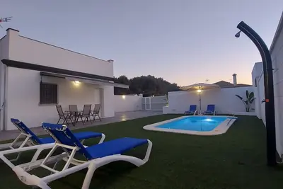 Casa En Zahora Con Piscina Y Parking Privado, Cerca De La Playa
