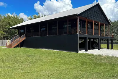 Image de Enchanted Log Cabin Retreat: Sarasota/St. Pete