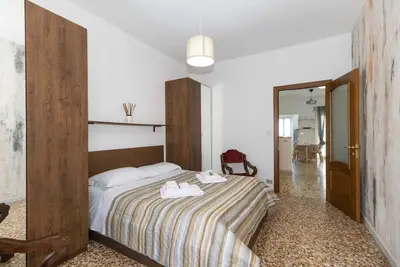 Image de Pythagoras Functional Flat x4 with Balcony