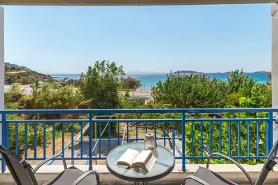 Image de Maison de vacances '1b Kypri Seaview Perasma Studio' avec vue sur la mer, Wi-Fi et climatisation