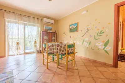 Appartement 'Meizon Sicilia' avec balcon, Wi-Fi et climatisation