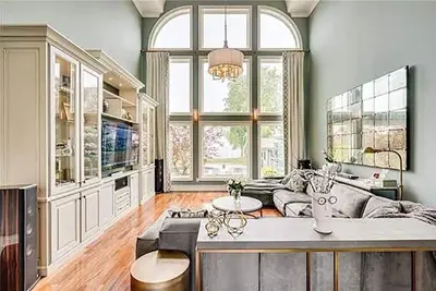 Image de Luxury Million $$$ Lakefront Estate House - Swimming Pool - Bed and Breakfast