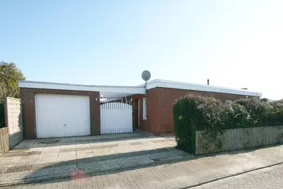 Image de Bungalow in Top Lage von Norddeich, Platz auf 75 m² für bis zu 4 Pers
