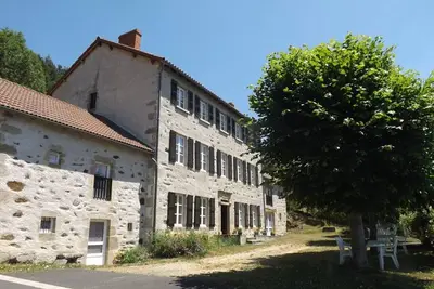 Image de Gîte de caractère à Lorcières avec Tv, Bbq et animaux admis