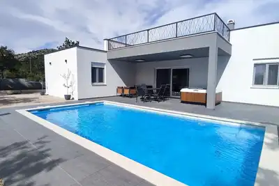 Image de Modern villa with private pool and jacuzzi