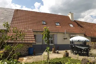 Image de Gîte de pêche rénové avec jardin près du lac d'Enchanet – 6 pers, 3 chambres