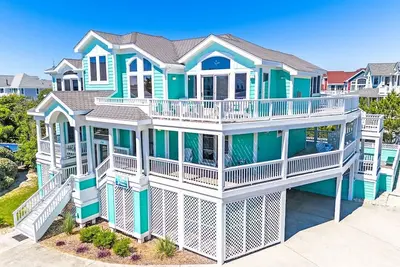 Image de Free pool heat, hot tub, elevator, chefs kitchen, gated community with tennis, lap pools, ocean f. . .