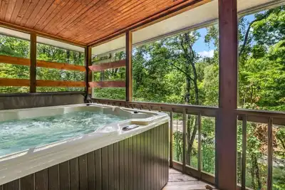 Image de Hickory Manor Hideaway: Walk to Dollywood*5 Min to Pf* Hot Tub+Game Room