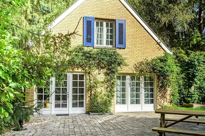 Image de Cozy comfortable cottage in a forest area 4, 5 km from the center of Bruges