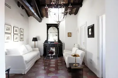 Image de Elegant two bedroom apartment with the most beautiful view of Rome’s rooftops