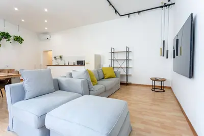 Apt Rome 5 Bdrm’s