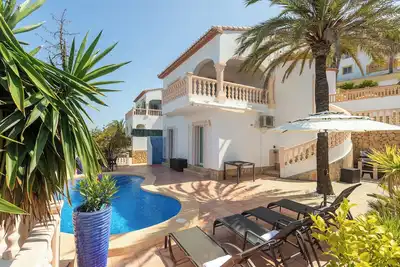 Image de Villa Carlotta, piscine chauffee, 10 minutes de la plage en voiture.