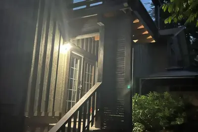 Image de A peaceful oasis to chill & relax in; ForRest or enjoy great hiking and scenery!