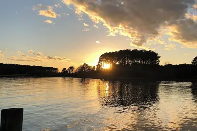 Image de Private Northern Neck Retreat on Chesapeake Bay and Taskmaker Creek.