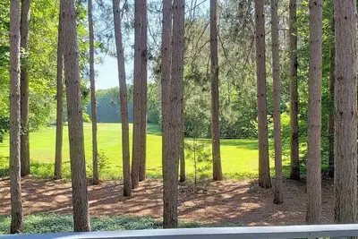 Image de Newly renovated Large Family Ski/Golf Escape! Sleeps 14! On 6th tee.